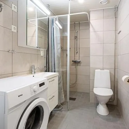 Uniikki Kattohuoneisto Ydinkeskustassa, Laemmin Pysaekoeinti, Max 6 Hloeae Kuopio