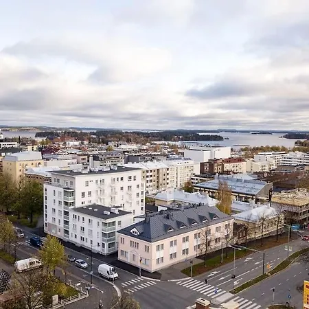 Uniikki Kattohuoneisto Ydinkeskustassa, Laemmin Pysaekoeinti, Max 6 Hloeae