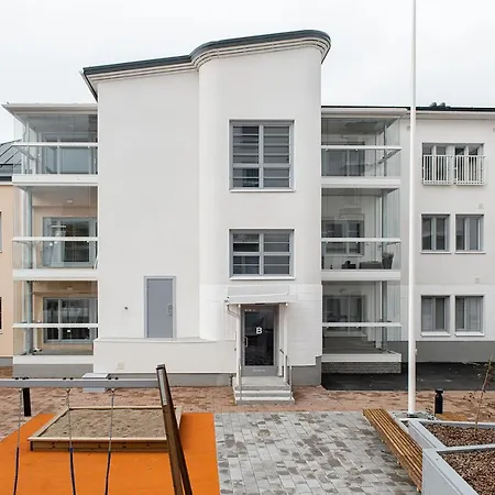 Apartament Uniikki Kattohuoneisto Ydinkeskustassa, Laemmin Pysaekoeinti, Max 6 Hloeae